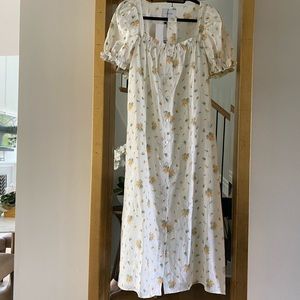 Daily sleeper dress size large